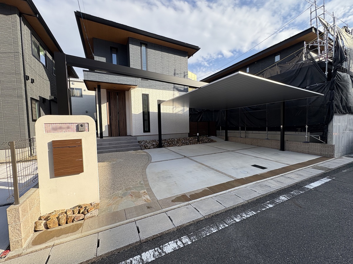 デザインカーポートの設置で住空間全体をランクアップ！ 画像