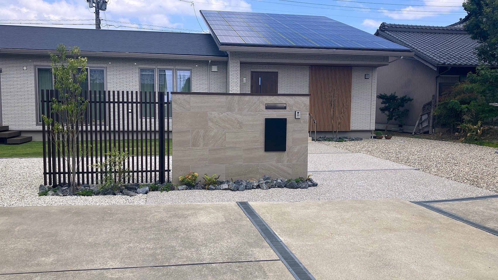 平屋住宅のデザインエクステリア!広い敷地を隅々まで使いやすく 画像