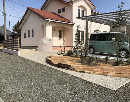 車庫・門柱・アプローチ・デッキ・フェンス　エクステリア アイキャッチ画像