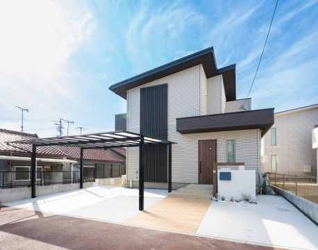 色使いがステキな新築外構が完成！ アイキャッチ画像